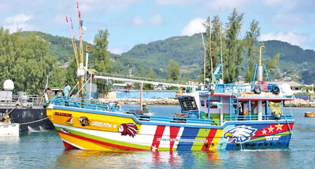 මාස 05ට පසු ලොරෙන්සෝ පුතා දිවයිනට පැමිණෙයි