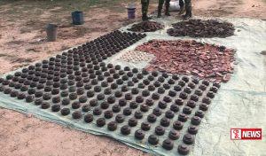 යුධ උපකරණ ගබඩාවක් සොයා ගනී