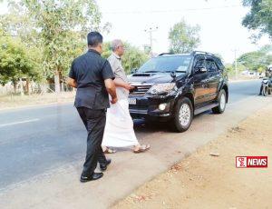 පාර්ලිමේන්තු මන්ත්රී සුමන්තිරන් ගමන් ගත් වාහනය අනතුරට ලක්වේ