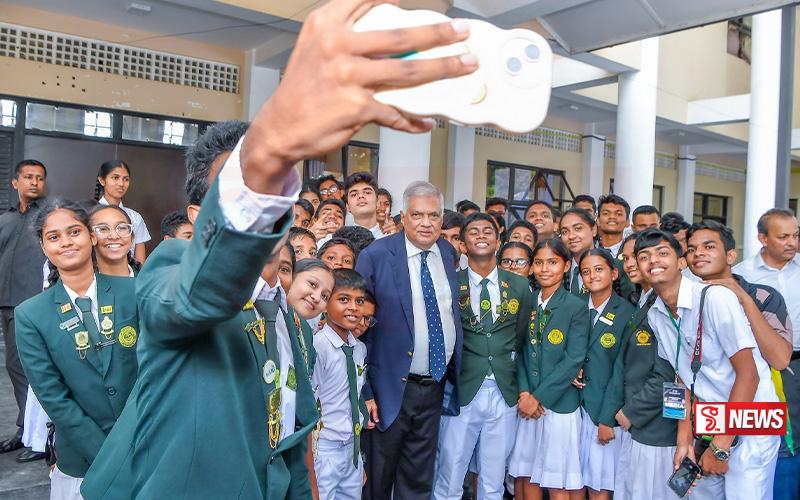 අනාගත පරපුර වෙනුවෙන් ශක්තිමත් ආර්ථික ක්රමයක් ගොඩනඟනවා