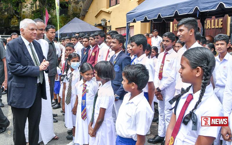 නව ආර්ථිකයක් සමඟ නව අධ්යාපන ක්රමයක් ද රටට හඳුන්වා දෙනවා