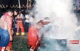 කතරගම ඇසළ මංගල්ය උත්සවයේ ගිනි පෑගීම සිදු කෙරේ