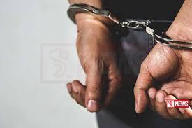 පතරොම් තොගයක් සන්තකයේ තබා ගෙන සිටි පුද්ගලයෙකු අත්අඩංගුවට