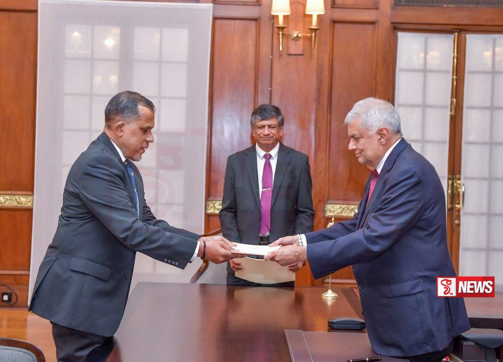 අලුතින් පත්වූ නිතිපති