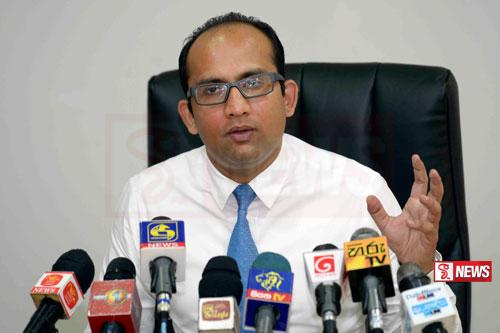 බුද්ධිකගේ ප්රකාශයට සතොස සභාපති උත්තර දෙයි-ඔයා ගෙනාපු බඩු මල්ල අපේ එකක් නෙවෙයි (වීඩියෝ)