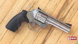 ගිනි අවියක් සක්රීය වීමෙන් දැරියක් රෝහලට