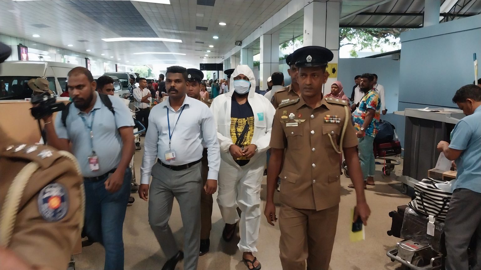 මතුගම ශාන් ගේ ප්රධාන ගෝලයා ඩුබායි සිට කටුනායකට