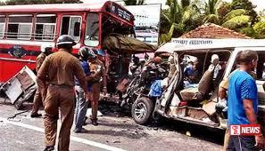 මාරක රිය අනතුරු වලින් පුද්ගලයන් 71 දෙදෙනෙකු ජිවිතක්ෂයට