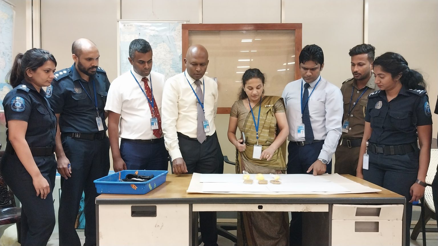 රුපියල් දෙකෝටි පනස් ලක්ෂයක් වටිනා රත්තරන් තොගයක් කටුනායක දී රේගු අත් අඩංගුවට .