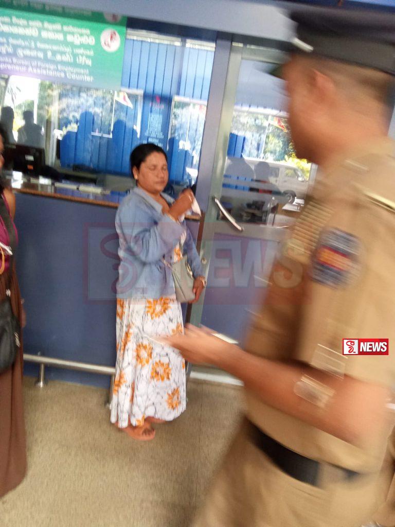 ගුවන් තොටුපොළේ තරුණයන් අතරමං කළ රැකියා නියෝජිතවරිය අල්ලයි