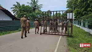නේවාසිකාගාරයෙන් බිමට වැටුණු සරසවි සිසුවාගේ තොරතුරු රැසක් එළියට