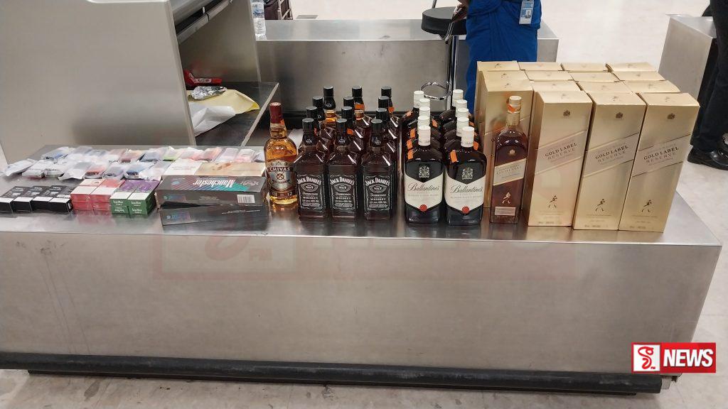 නීතිවිරෝධී ලෙස මෙරටට ගෙන ආ විස්කි , විද්යුත් දුම්වැටි සහ ස්මාර්ට් ජංගම දුරකථන