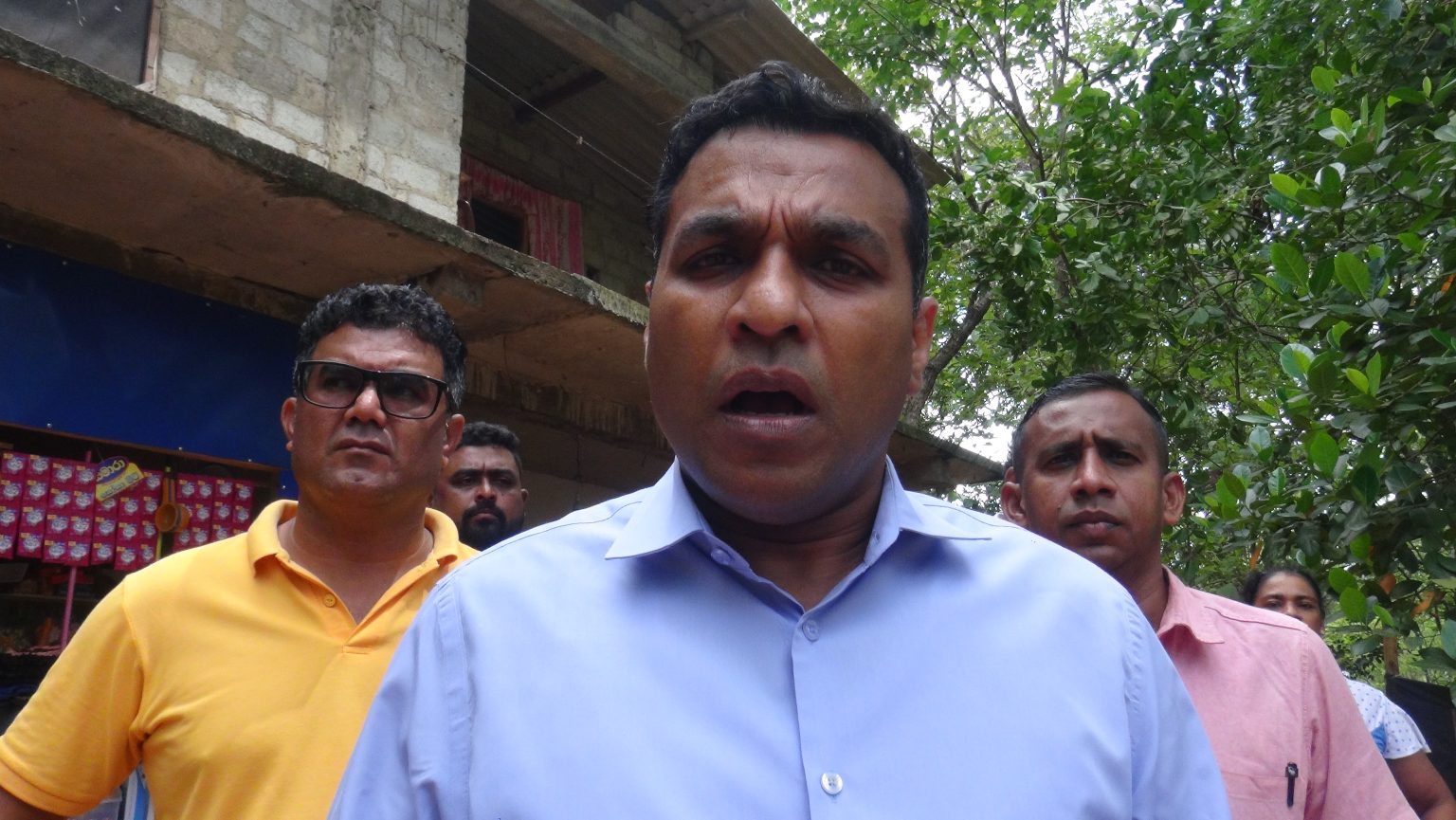 බුද්ධි අංශ පිළිබඳව අවධානය යොමු කොට රටේ ස්ථාවරභාවයට ඇති කිරීමට කටයුතු කළ යුතුය