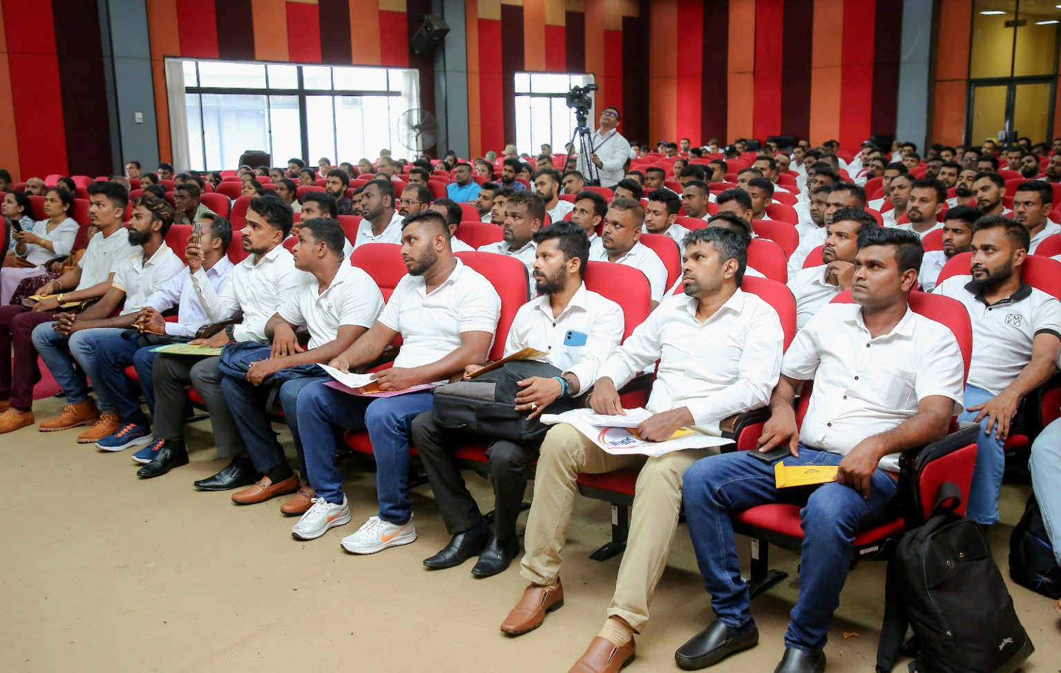 ඊශ්රායල් කෘෂි රැකියාවලට 2330ක් පිටත්ව යයි