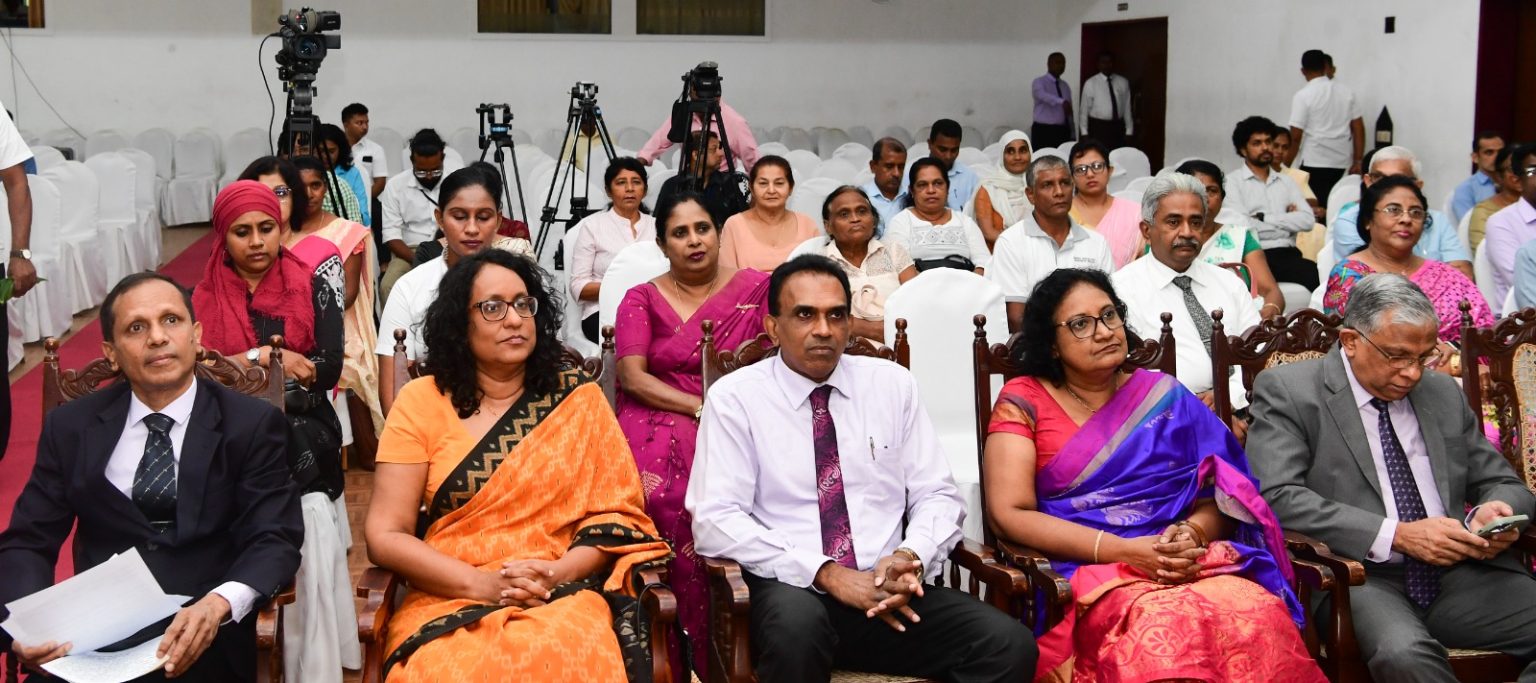 කරාපිටිය රෝහලේ වෛද්යවරු වර්ජනයක