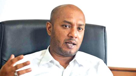 රටට ශක්තිමත් විපක්ෂයක් අවශ්ය බව දුමින්ද කියයි