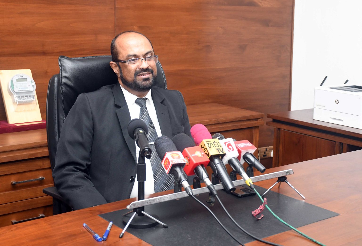 බලශක්ති අමාත්යවරයා වැඩ භාරගැනීම