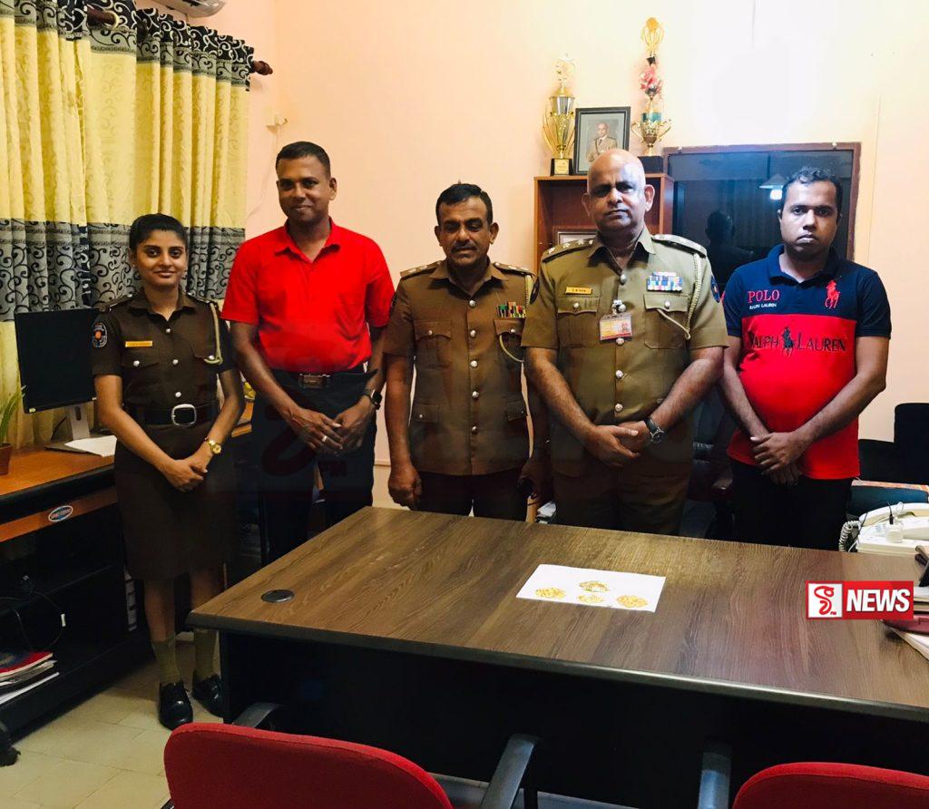රුපියල් ලක්ෂ 27 ක් වටිනා රන් පෙන්ඩන්ට් තොගයක් කටුනායක ගුවන් තොටුපොළේ දී සොරා ගත් ගුවන් මගී කාන්තාව අත් අඩංගුවට