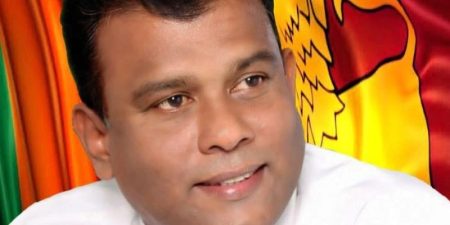 හිටපු පා.ම ශාන්ත අබේසේකර සහ ඔහුගේ පුත්රයා අත්අඩංගුවට
