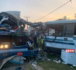 තෝරයායේ බස් රථ අනතුරකින් 04ක් මරුට