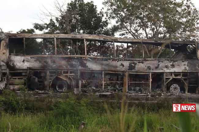 මෙක්සිකෝවේ බස් රථ අනතුරකින් 41 මරුට