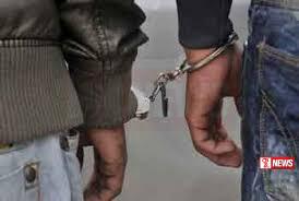 නීති විරෝධීව මෙරටට ගෙන්වන ලද විදේශීය දුම්වැටි සමග සැකකරුවන් දෙදෙනෙකු  අත්අඩංගුවට