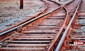 දුම්රිය මාර්ගයක් කැඩීයාම හේතුවෙන් වෙරළබඩ මාර්ගයේ දුම්රිය සේවා අඩාල වෙයි