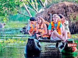 මේ මස  මුල් සතියේ සංචාරකයින් 30,000 ක් දිවයිනට