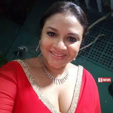 රංගන ශිල්පිනි සේමිණී ඉද්දමල්ගොඩ අත්අඩංගුවට