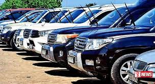 ජනපති කාර්යාලයේ සුපිරි වාහන අඩු මිලට විකිණී ඇති බවට චෝදනාවක්