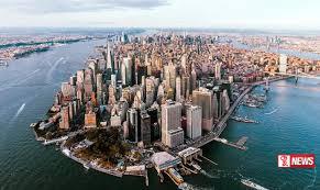 නිව්යෝර්ක් නගරයේ පාලමක මෙක්සිකානු නාවික හමුදාවට අයත් නෞකාවක් ගැටෙයි.