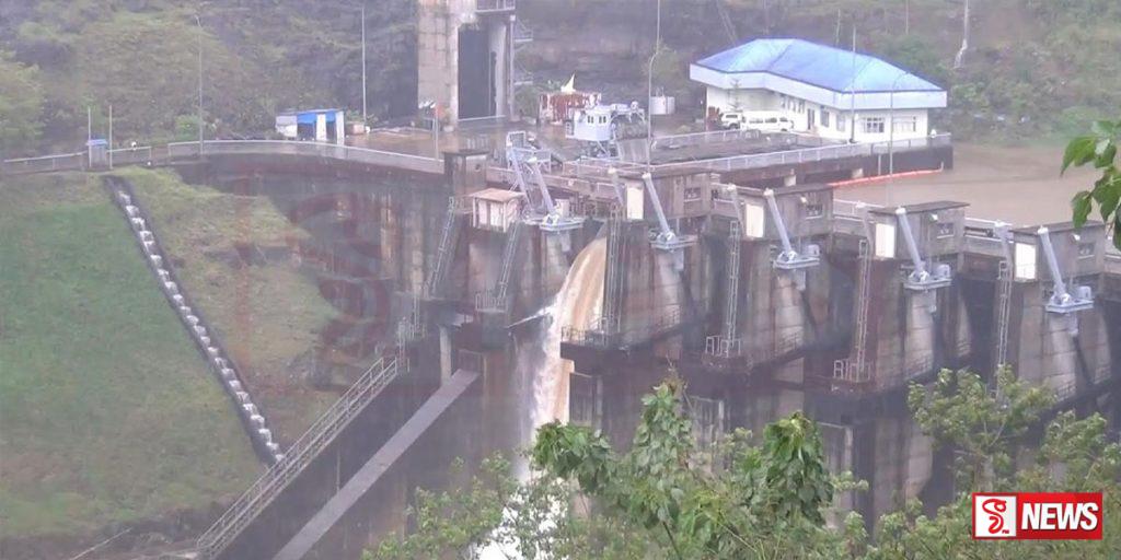 ඉහළ කොත්මලේ වාන් දොරටු දෙකක් විවෘත කරයි