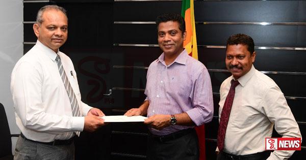 දුම්කොල හා මධ්යසාර පිළිබඳ ජාතික අධිකාරියේ නව සභාපතිවරයා ලෙස වෛද්ය ආනන්ද රත්නායක මහතා පත් කරයී.