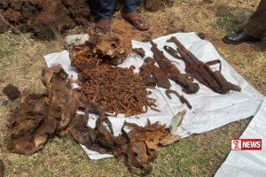 වව්නියාවේ ගෙවත්තකින් දිරා ගිය ටි – 56 ගිනි අවි දෙකක් සහ ටි – 56 පතොරම් 450 ක්