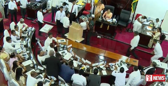 කොළඹ මහ නගර සභාවේ ප්රජාතන්ත්ර විරෝධී ක්රියාවට එරෙහිව පියවර ගන්නවා – විපක්ෂ නායක