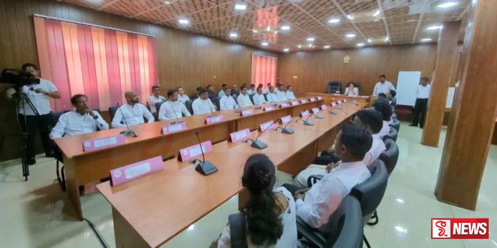 අඹගමුව ප්රා.සභා සභාපති සජබෙන් උප සභාපති මාලිමාවෙන්