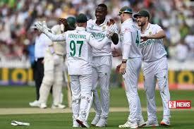 ඔස්ට්රේලියානු නායකයාගෙන් කඩුලු 05ක්