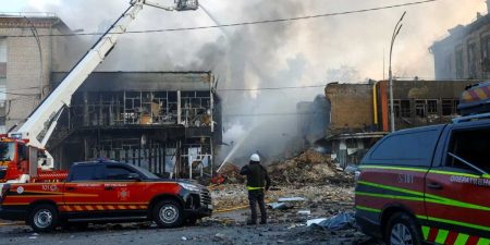 යුක්රේනයට දැවැන්ත ඩ්රෝන සහ මිසයිල ප්රහාරයක්