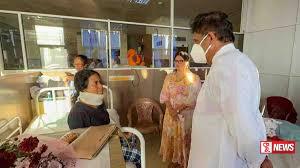 පහරකෑමට ලක් වූ එ.ජා.ප මන්ත්රිනියගේ සුව දුක් බලන්න විපක්ෂනායකවරායත් කොළඹ ජාතික රෝහලට