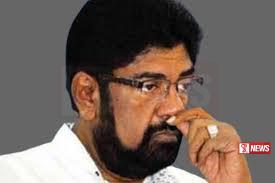 කෙහෙළිය ඇතුළු බිරිද සහ දියණිය මුදා හැරේ.