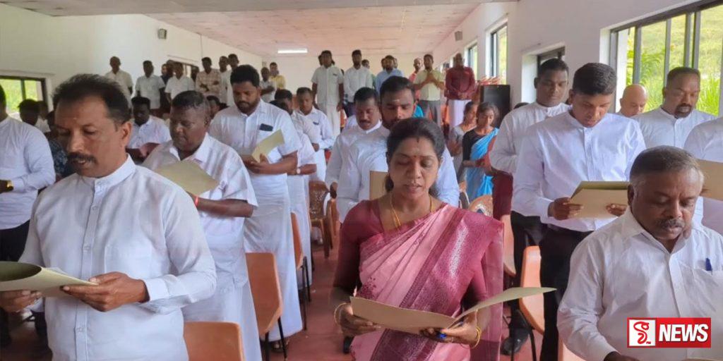 කම්කරු කොංග්රසයේ පුංචි ආණ්ඩු සභිකයන් දිවුරයි