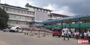 මං කවුද කියලා දන්නේ නැත්ද? අලුත් පාර්ලිමේන්තු මන්ත්රී මහනුවර රෝහල් පාරේ චණ්ඩි පාට් දාලා