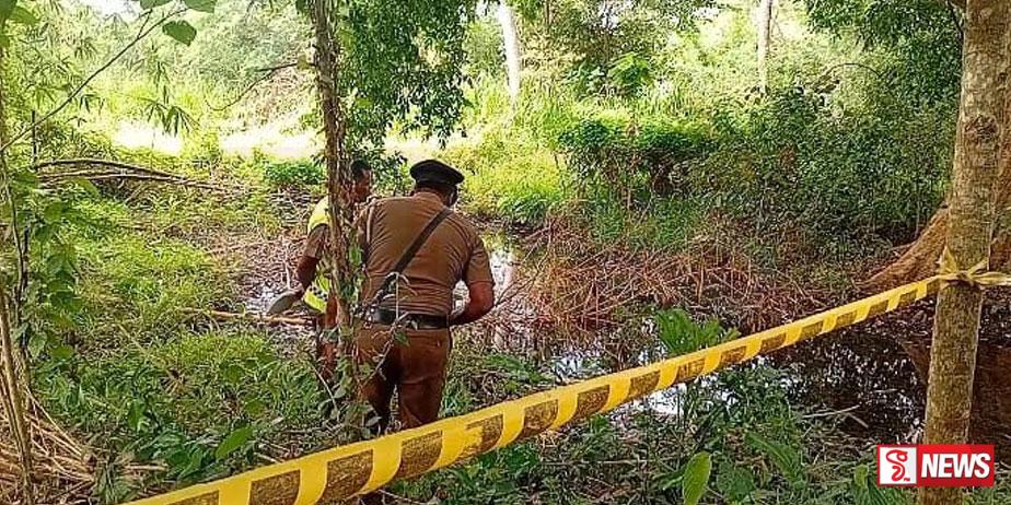 මැදවච්චියේ ඇලක කාත්තා මළසිරුරක්