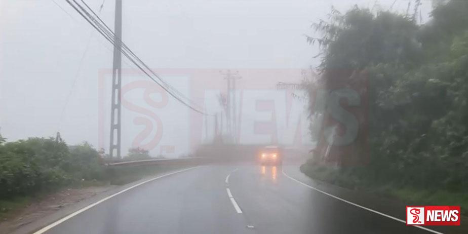 PHOTOS: මධ්ය කඳුකරයේ ඝන මීදුම් තත්ත්වයක්