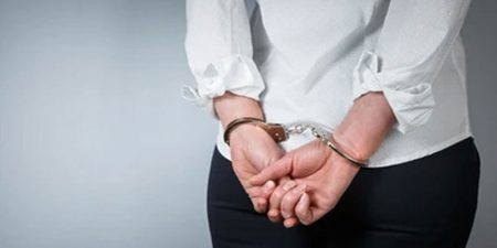 කුඩු සළිඳුගේ මත් ජාලයට සම්බන්ධ කාන්තාවක් අයිස් එක්ක මාට්ටුවෙයි