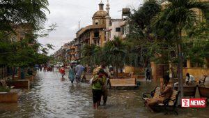 පාකිස්ථානයේ පන්ජාබ් ප්රාන්තයට මහා වැසි – 63 ක් මරුට