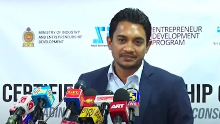 අපි රට ගොඩ දානවා චතුරංග සහතික වෙයි – VEDIO –