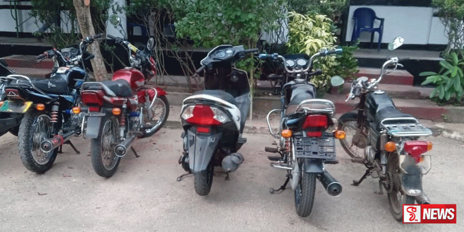 යතුරු පැදි ඉස්සූ තිදෙනෙක් අයිස් සමග කොටු