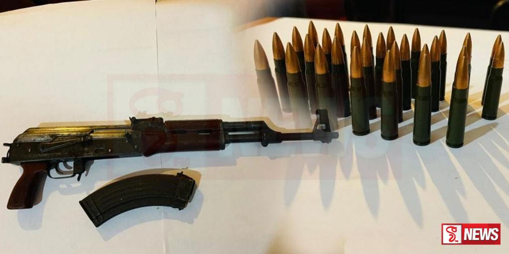 T56 ගිනි අවියක් සමග අයෙක් අත්අඩංගුවට