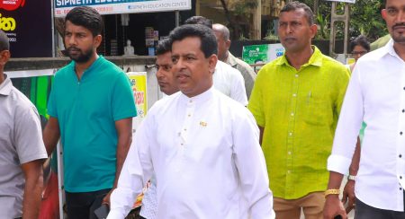සංවර්ධන සැලසුම් වහාම කියන්න – මාතර ප්රභලයා ආණ්ඩුවට කියයි